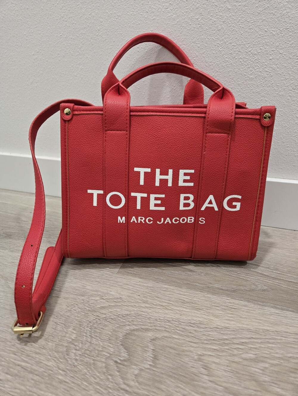 Marc Jacobs Red The Tote Bag - Structured Leather Tote